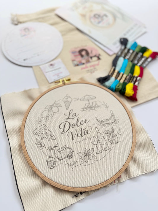 רוקמת בעצמי - איטליה - לה דולצ׳ה ויטה - 19 ס״מ