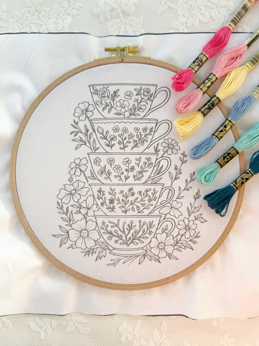 רוקמת בעצמי - מסיבת תה - מגדל כוסות - 22 ס״מ