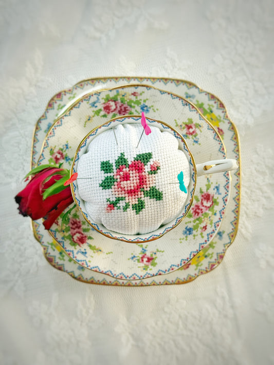 סדנת כרית סיכות בספל- רקמת איקסים - יום שישי 7/11 9:00-12:00 יבנה