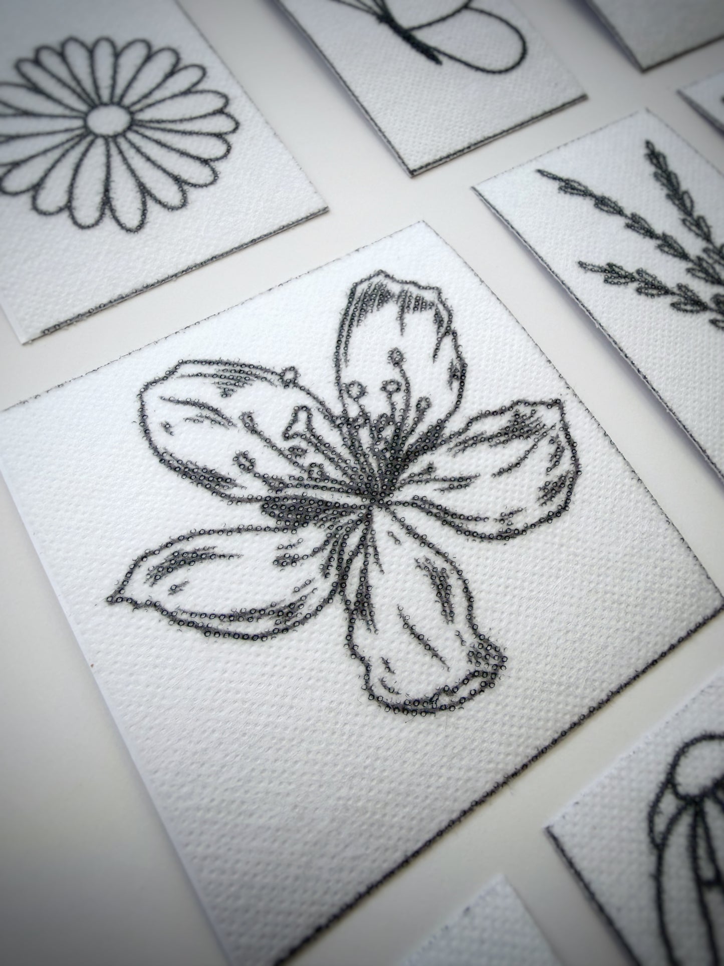 מדבקות רקמה - מארז פרחוני 2